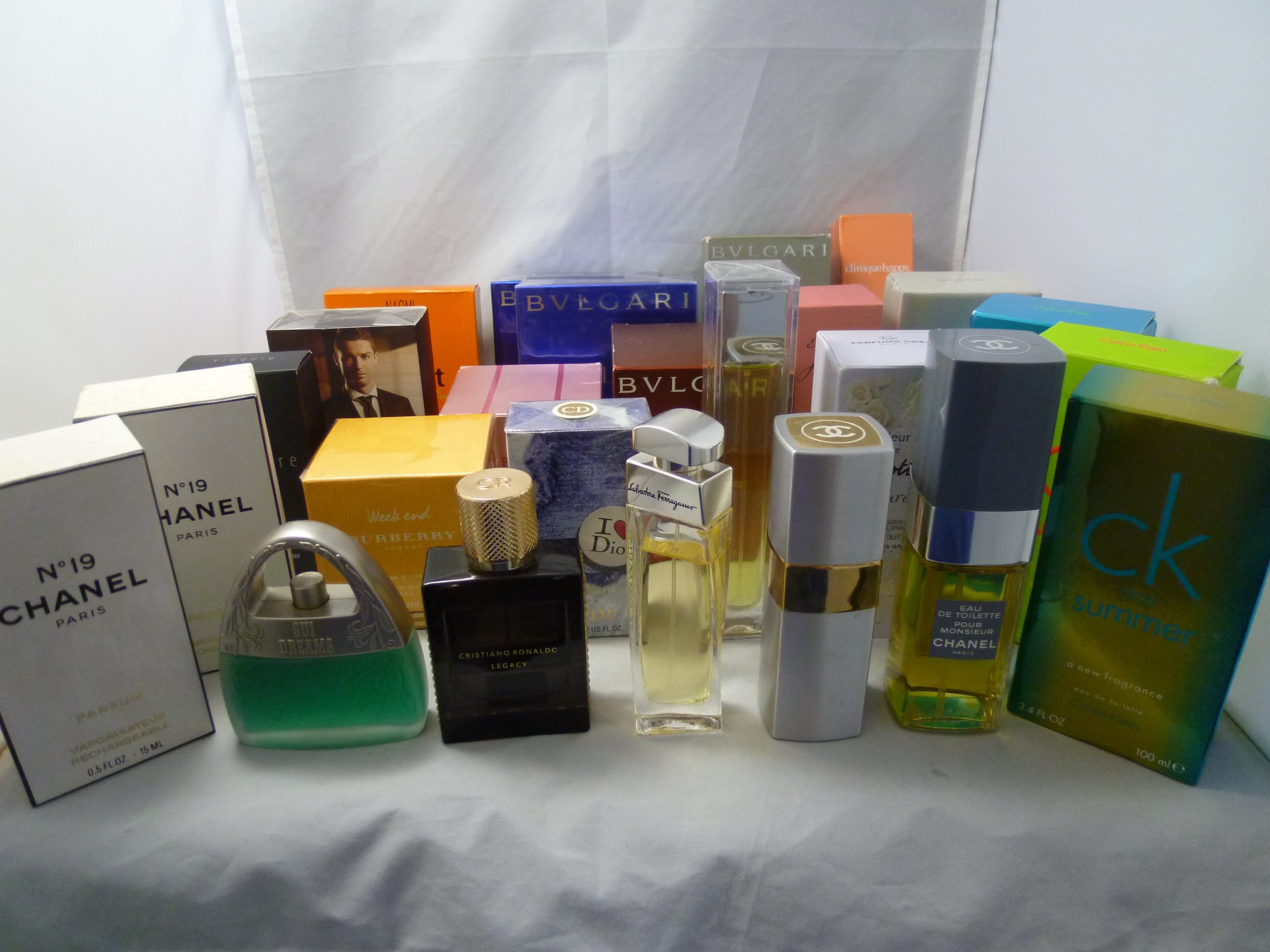 【化粧品】 (未使用・使用途中) 大量の香水 買取/買取専門